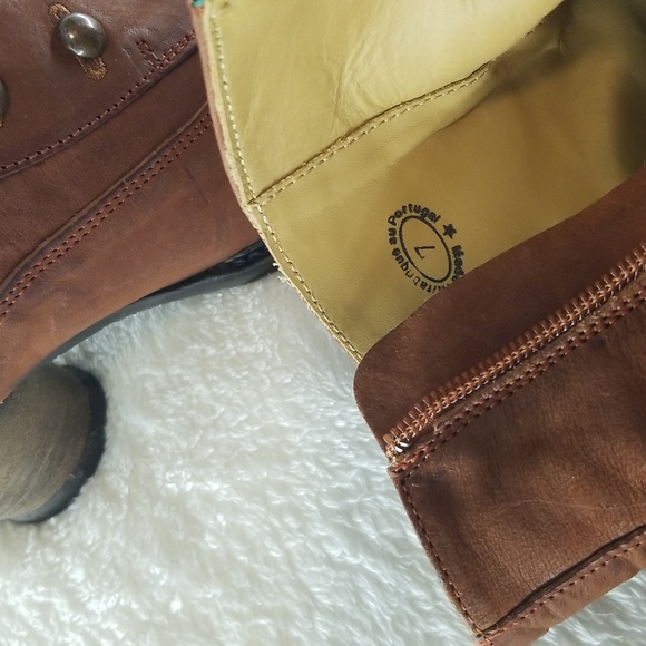 New, Never Worn, John Fluevog boots, size 6 - Picture 8 of 10